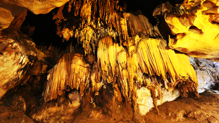 Tour villaggi donne giraffa - Grotta di Chang Dao