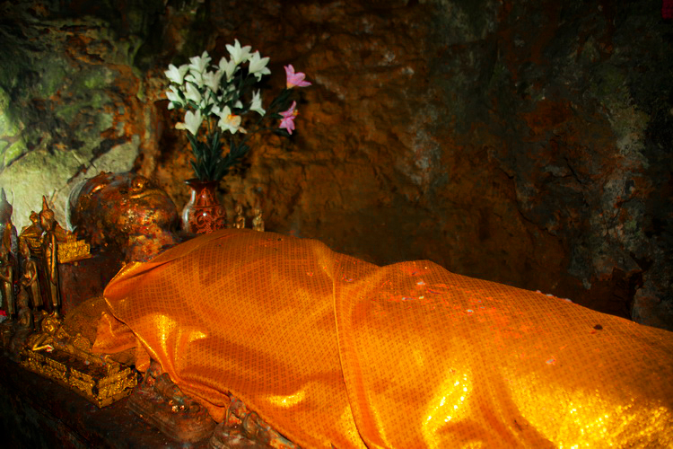 Tour villaggi donne giraffa - Grotta di Chang Dao